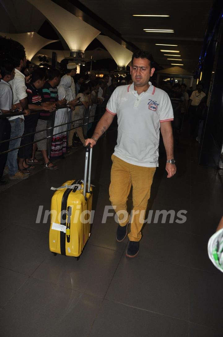 Celebs Arrive from IIFA Awards 2013