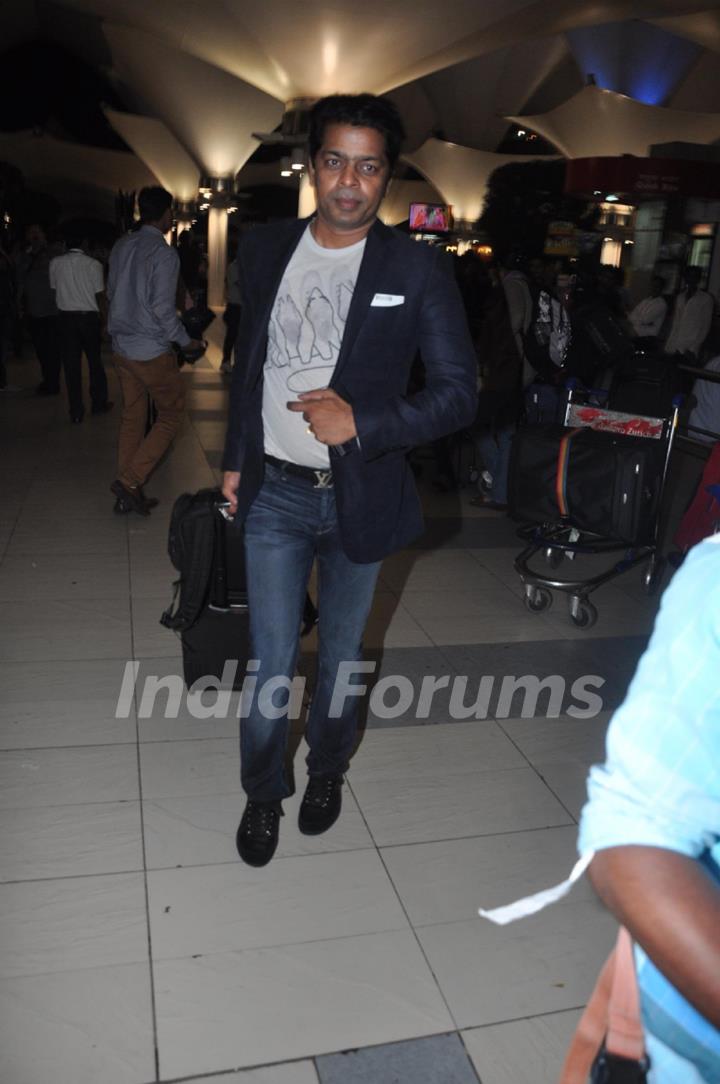 Celebs Arrive from IIFA Awards 2013