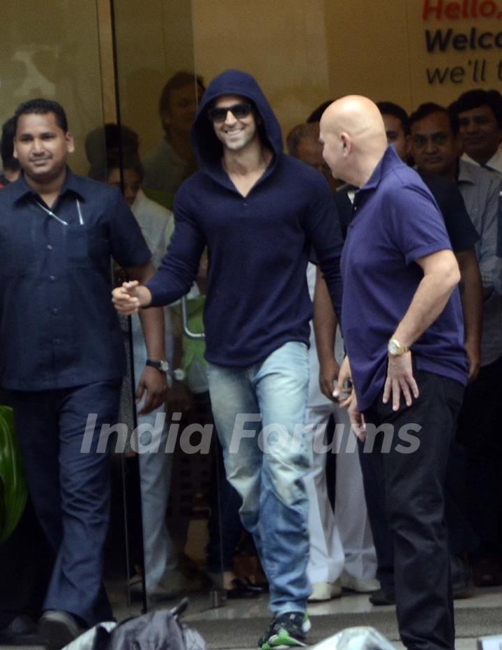 Hrithik Roshan discharged from a suburban hospital