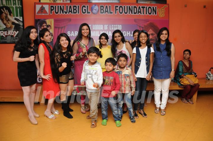 Gurpreet kaur chadha organises the screening of Bhaag Milkha Bhaag