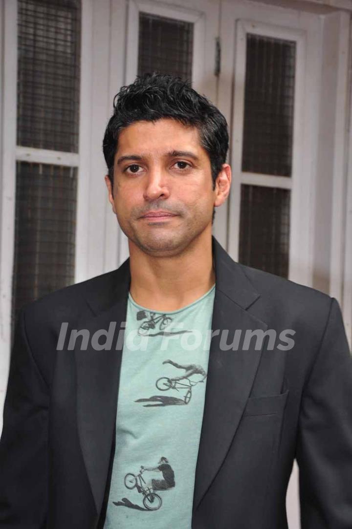 Farhan Akhtar meets the students of own school Maneckji Cooper