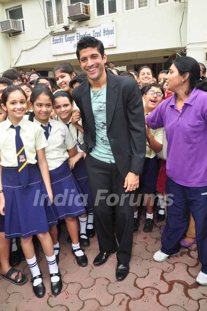 Farhan Akhtar meets the students of own school Maneckji Cooper