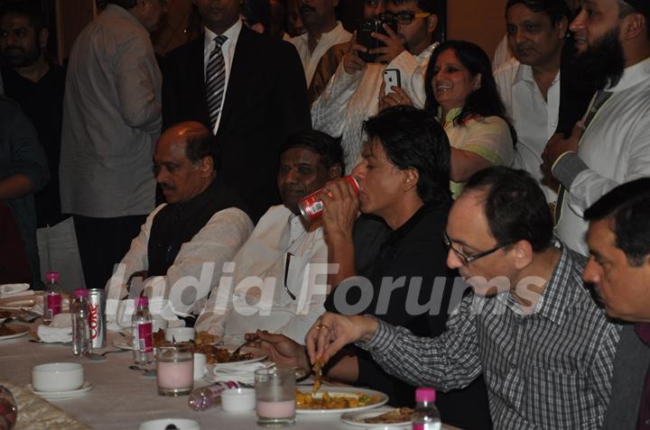 Salman Khan, Shahrukh Khan at Minister Mr.Baba Siddique's Iftar Party