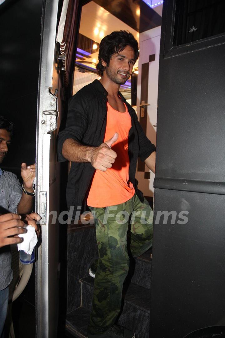 Shahid Kapoor snapped shooting for film Phata Poster Nikla Hero