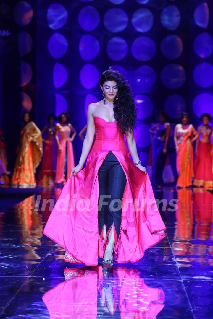 Jacquilene Fernandez at Aamby Valley India Bridal Fashion Week 2013