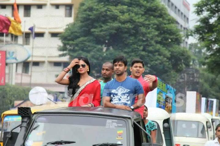 Veena Malik Silk Sakkath running housefull