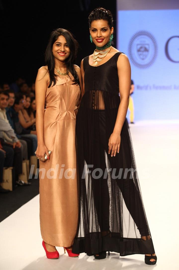 Gia show on Day 2 at IIJW 2013