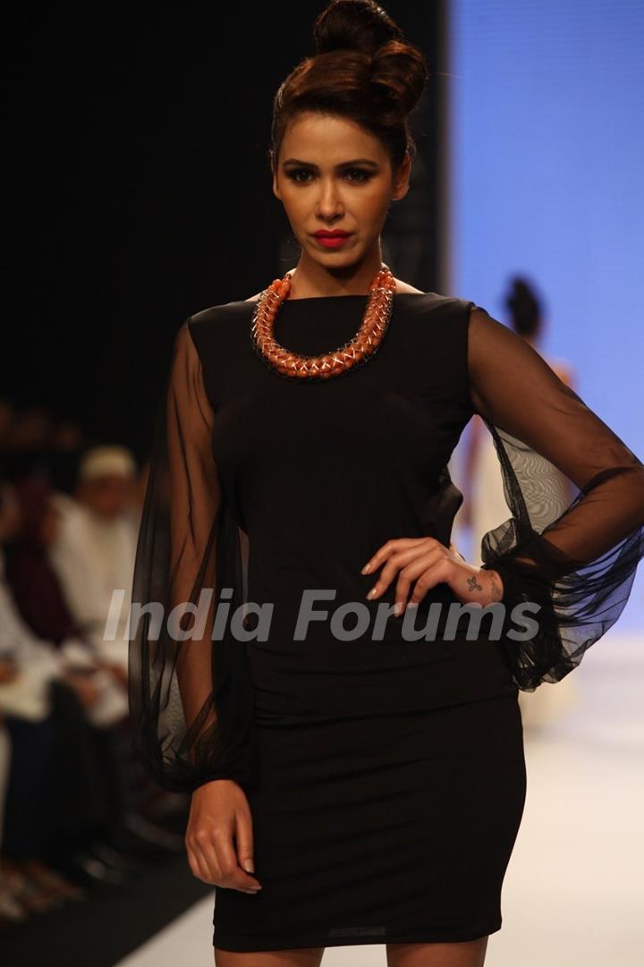 Derewala World Jewellery at IIJW 2013