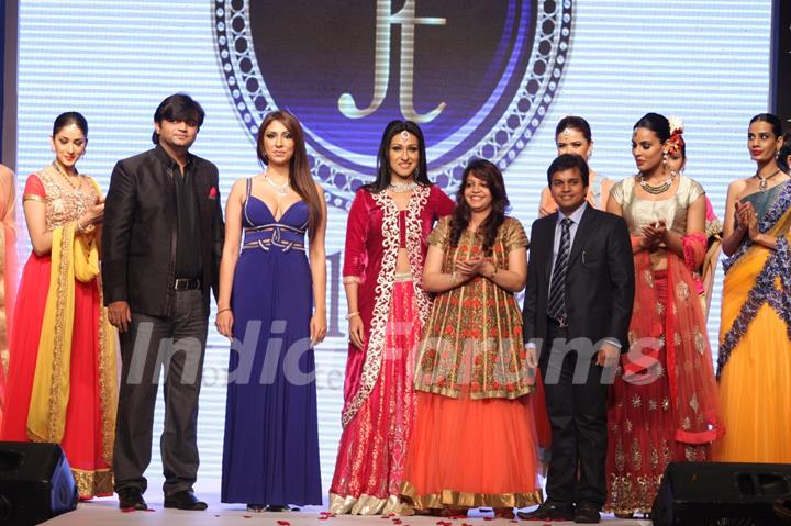 Rituparna Sengupta & Pooja Misrra walk the ramp at IIJW 2013