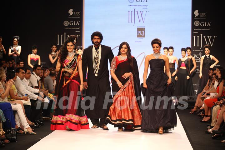 Rana Daggubati and Kajal Aggarwal at Moni Agarwal show at IIJW 2013