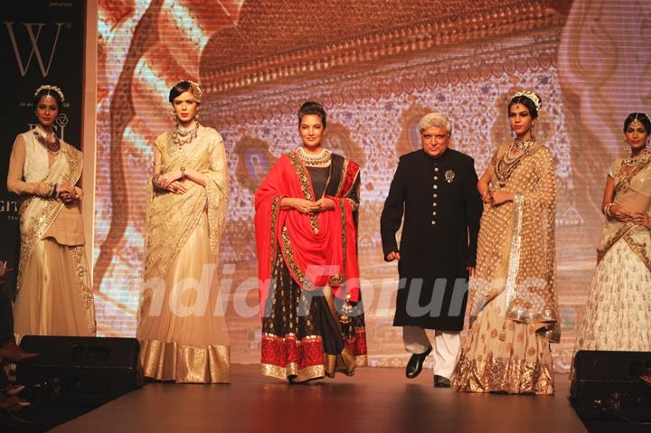 Javed Akhtar & Shabana Azmi showstopper at IIJW 2013