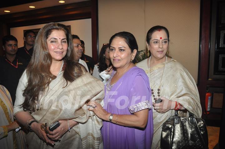 Dimple Kapadia, Anju Mahendroo and Poonam Sinha at the Unveiling of the Statue of Rajesh Khanna