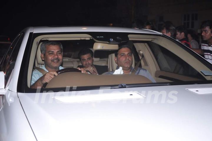 Sanjay kapoor too was seen at Shahrukh Khan's Grand Eid Party