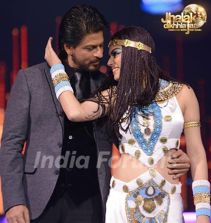 Drashti Dhami and Shah Rukh Khan