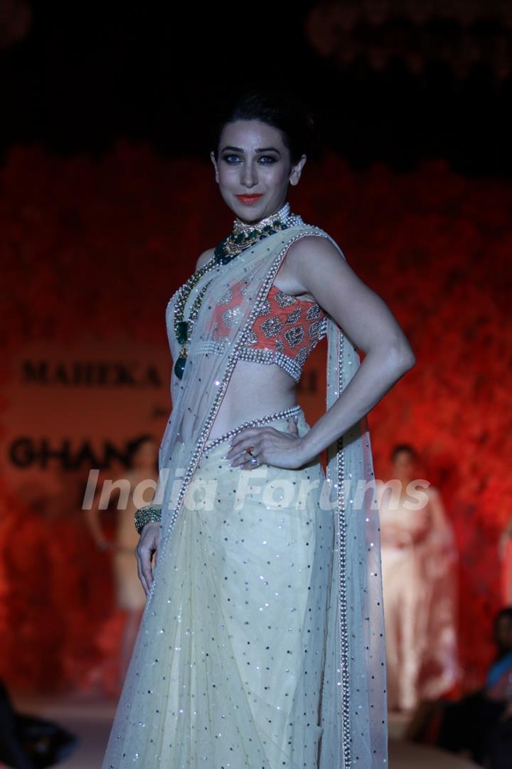 Karisma Kapoor walks The Ramp For Maheka Mirpuri's Jewellery Show