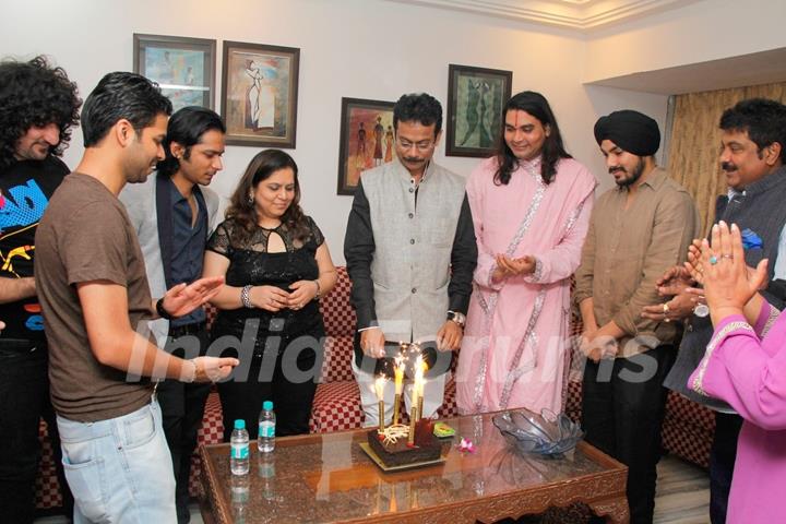 Krishnendu Sen's family and friends sings the Birthday song with all good wishes