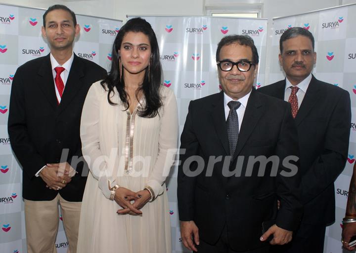 Kajol & Dr. Bhupendra .S. Avasthi at the inaugaration