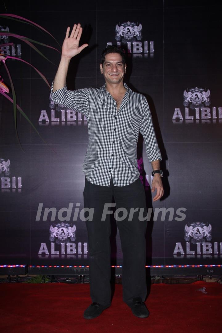 DJ Aqeel comes in too for the party