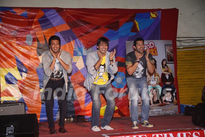 The Grand Masti team performs at Malhar festival 2013