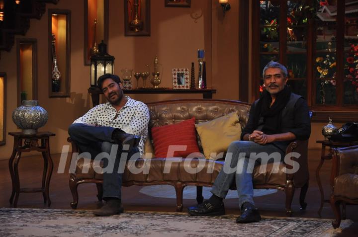 Ajay Devgn and Prakash Jha at Satyagraha's  Promotion on Comedy Nights with Kapil