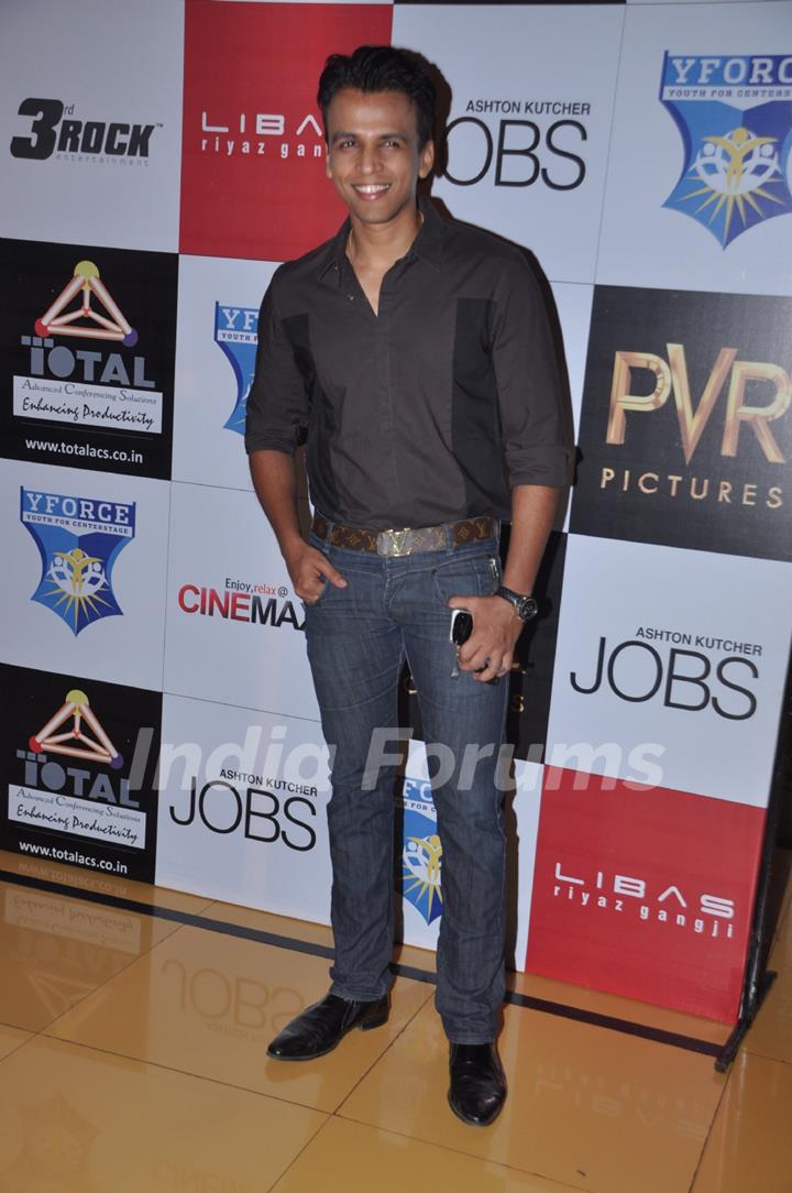 A rare appearence by Abhijeet Sawant at the Premiere of JOBS