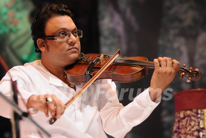 Deepak Pandit performing at the festival