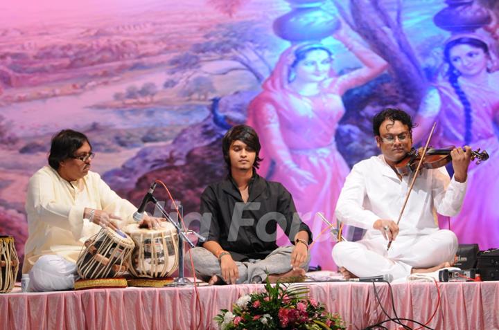 Deepak Pandit performing at the festival