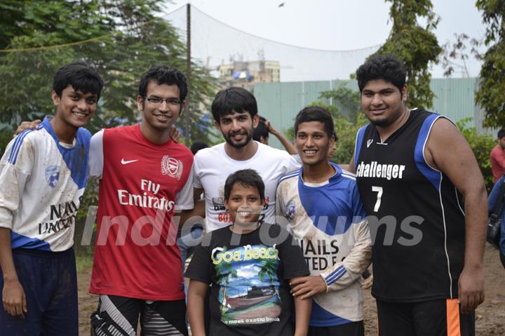 Jay Bhanushali with the other players at the Celebrity Charity Football Match