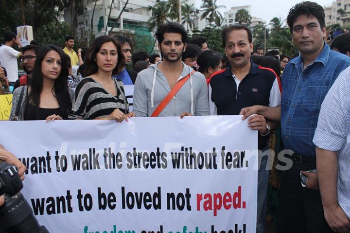 Karanveer Bohra, Teejay Sidhu, MLA Baba Sidhique and Satish Reddy Protest againt the rape case