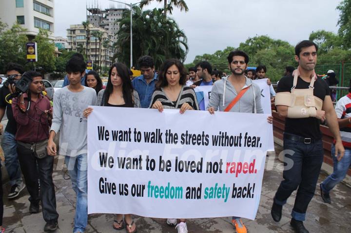 Karanveer Bohra, Teejay Sidhu and Kushaal Punjabi at the rally to protest against the rape case