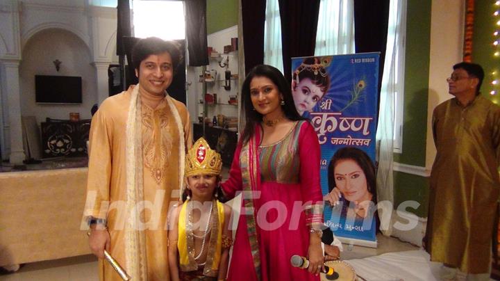 Lalitya Munshaw Celebrates Janmashtami on the sets of &quot;Maatha Bhare Manjula&quot;