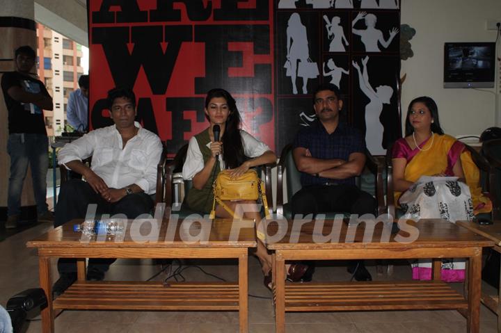 Jacqueline Fernandez, ACP Vishwas Nangare Patil With Socialist Gurpreet Kaur at the event