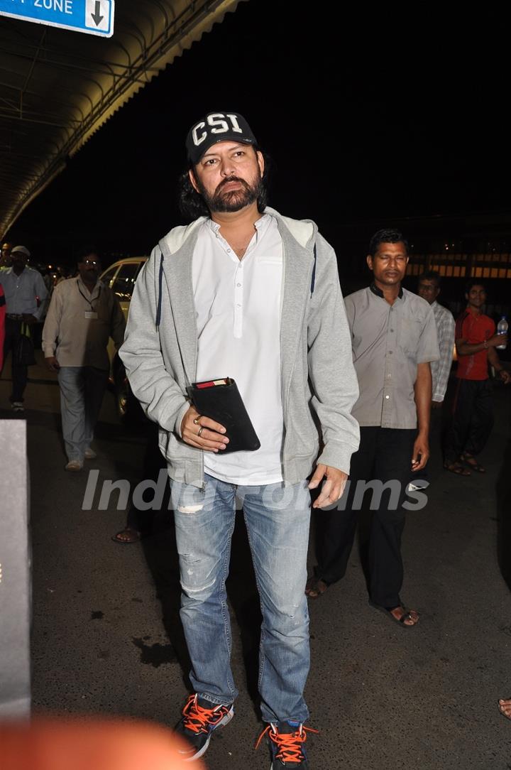 Sameer Arya snapped at Mumbai Airport leaving for SAIFTA