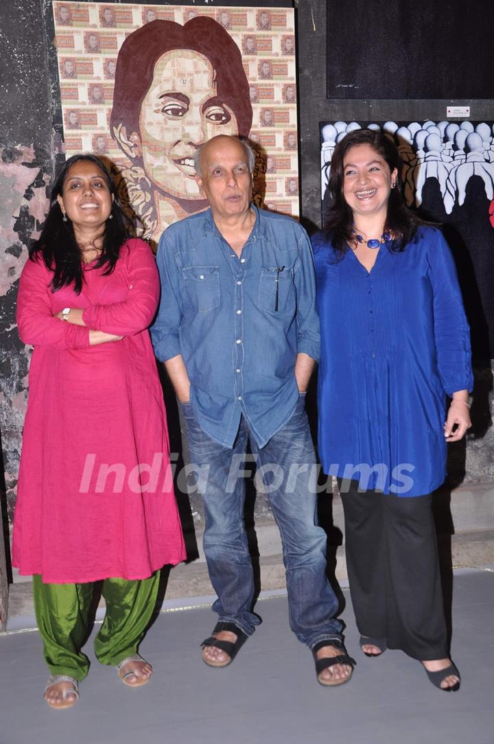 Pooja Bhatt at Burmese exhibition