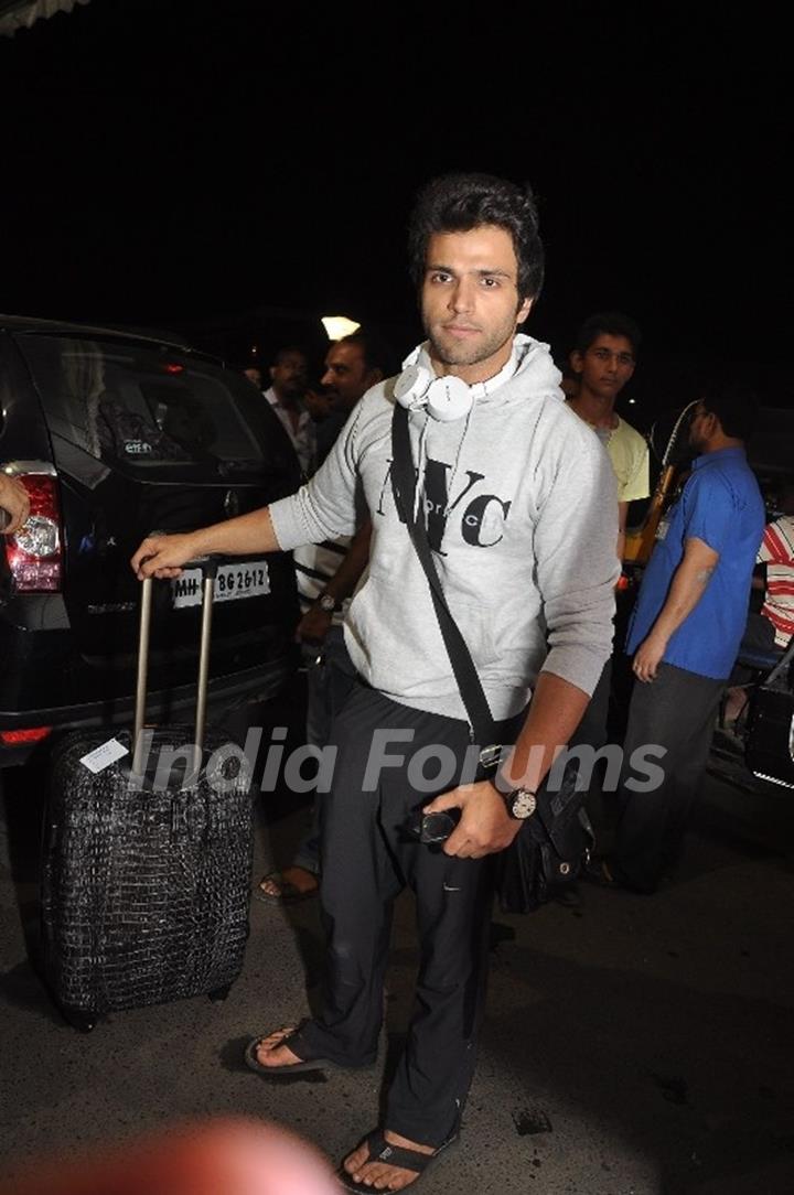 Rithvik Dhanjani was seen at Mumbai Airport leaving for SAIFTA