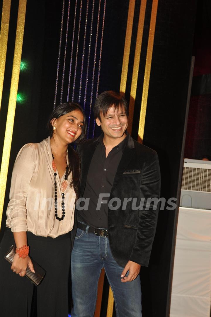 Vivek Oberoi and wife Priyanka at Rakesh Roshan's 64th birthday bash