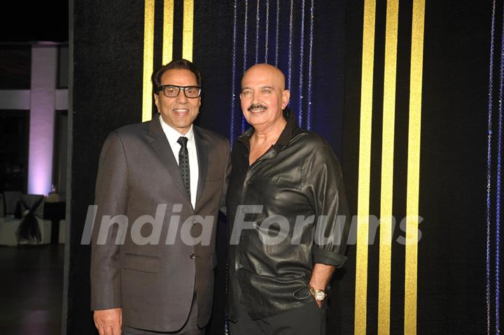 Dharmendra and Rakesh Roshan at the latter's 64th birthday bash