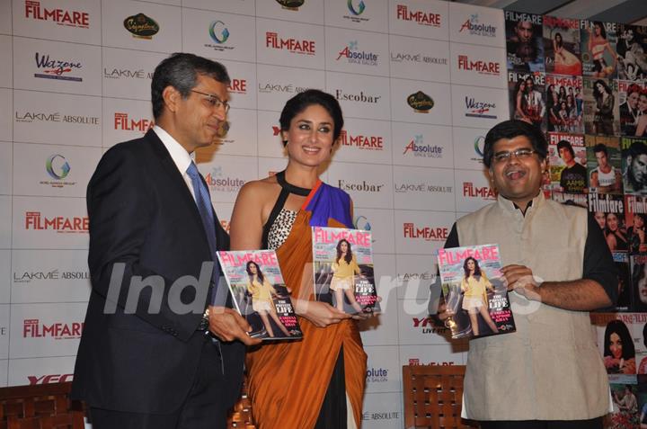 Kareena launches Filmfare magazine's September cover page