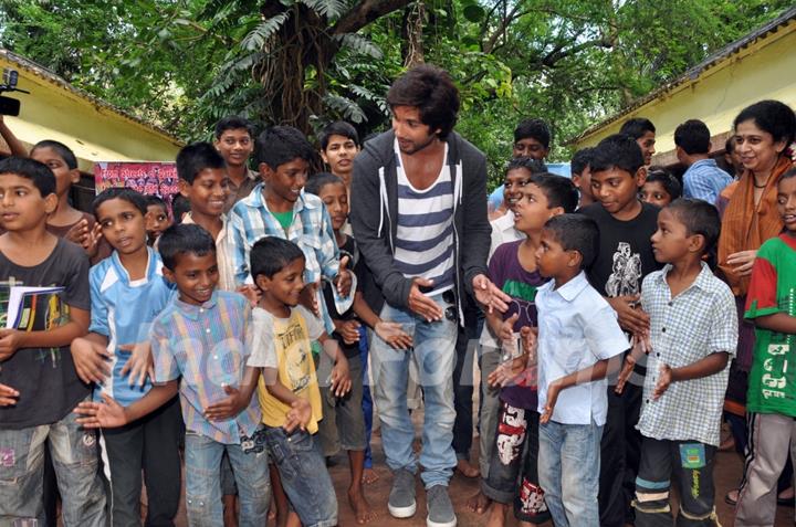 Shahid Kapoor with the NGO kids