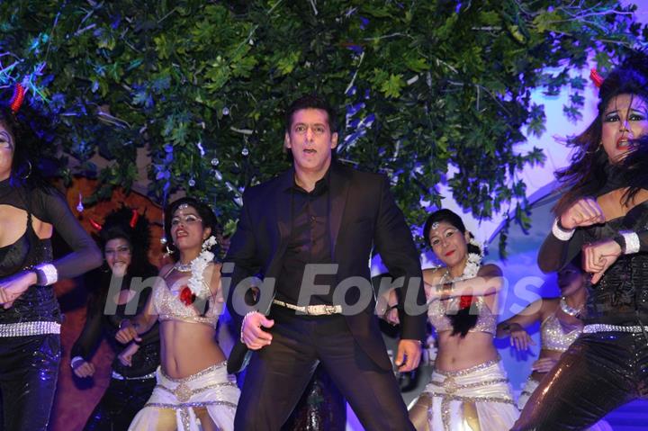 Salman Khan performs at BIGG BOSS Season 7 Press Conference