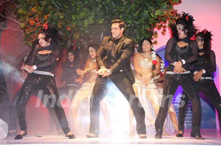 Salman Khan performs at BIGG BOSS Season 7 Press Conference