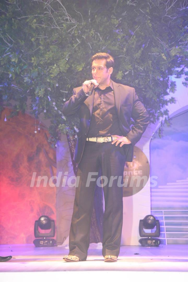 Salman Khan addresses the BIGG BOSS Season 7 Press Conference