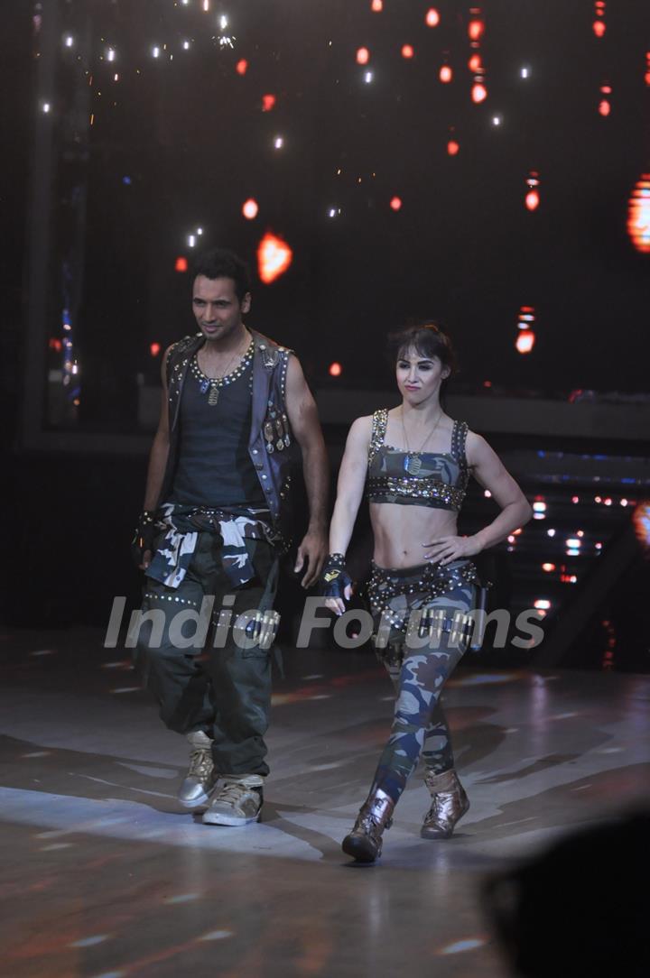 Lauren and Punit perform at Jhalak Dikhhla Jaa Super Finale