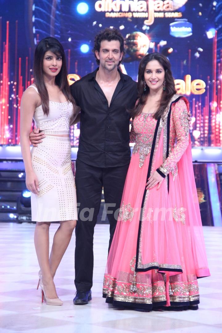 Krrish 3 Promotion on Jhalak Dikhhla Jaa Super Finale