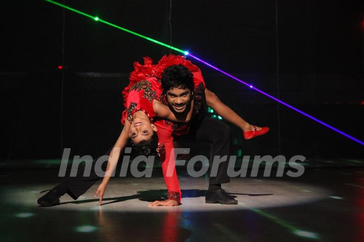 Sonali and Soumant perform on Jhalak Dikhhla Jaa Super Finale