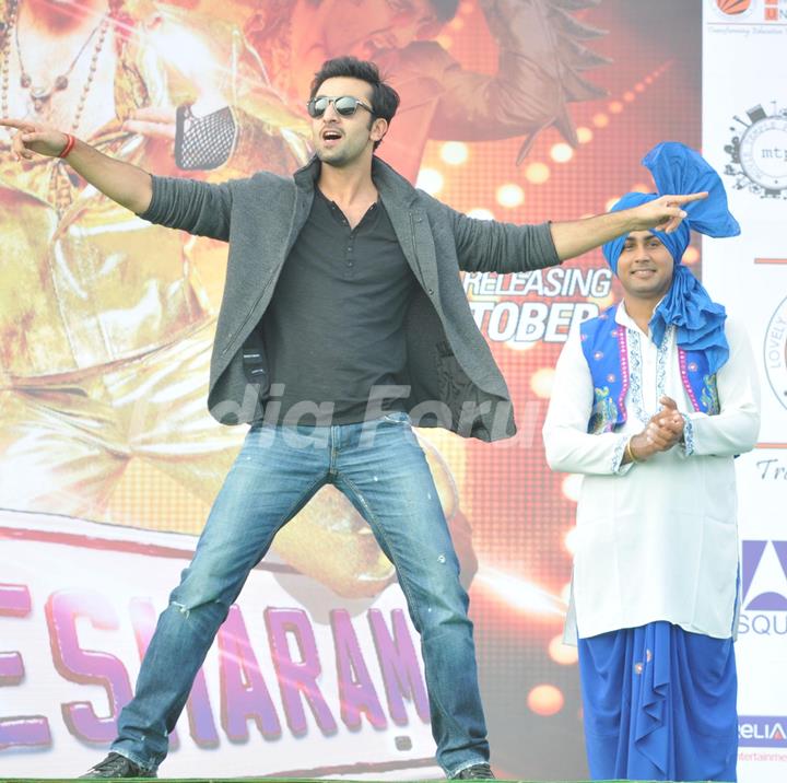 Ranbir Kapoor performs at the Promotion of his film Besharam