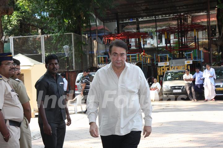 Randhir Kapoor at the prayer meet of Madhuri Dixit's father