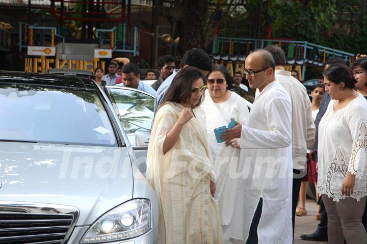 Rani Mukherjee arrives at the prayer meet of Madhuri Dixit's father