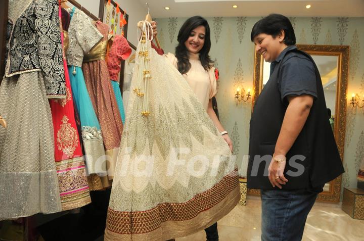 Falguni Pathak checks out Amy Billimoria's collection