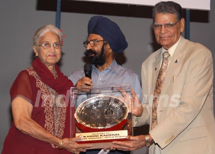 Kamini Kaushal felicitated by the Kalpana Chawala Excellence Award